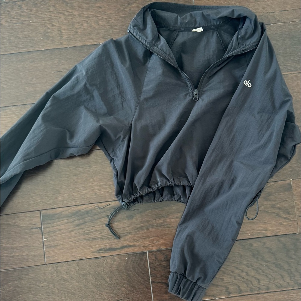Alo Black Cropped Windbreaker Pullover